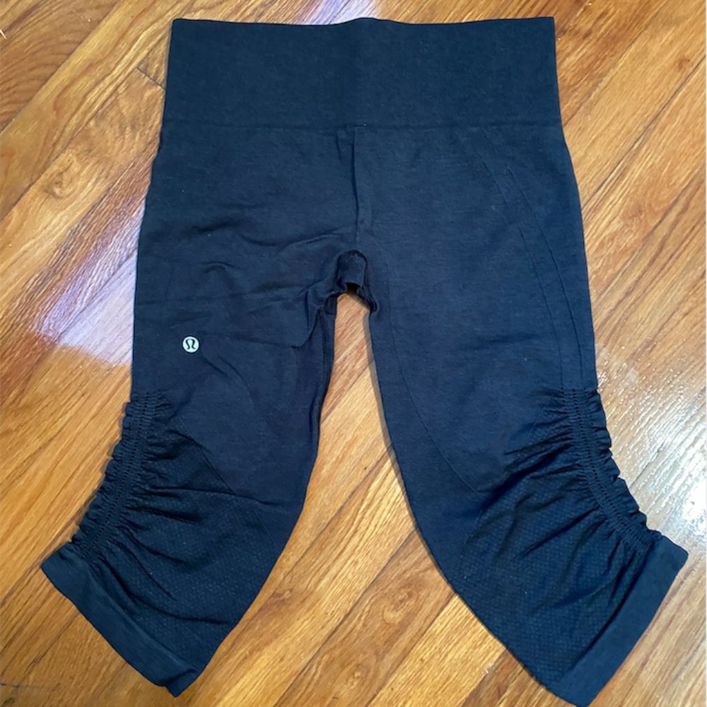 Lululemon 19" Mid Rise Leggings